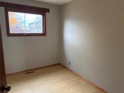 942 Summerside Avenue, Winnipeg, MB R3T3A9 Photo 13