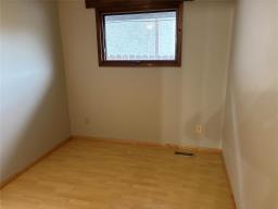 942 Summerside Avenue, Winnipeg, MB R3T3A9 Photo 14