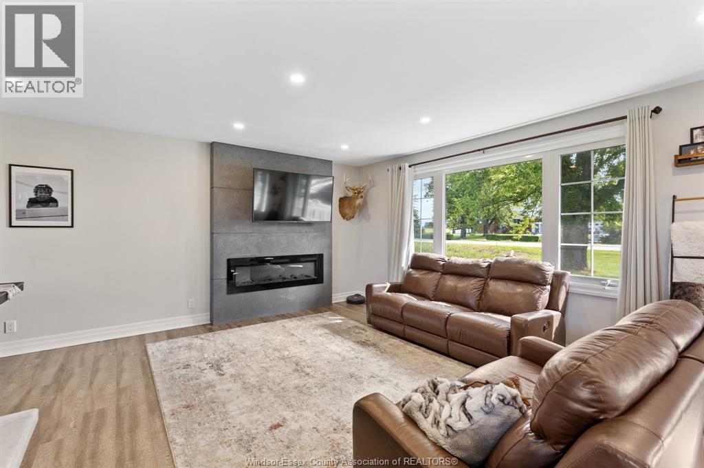 7686 CONCESSION 7 South - 7