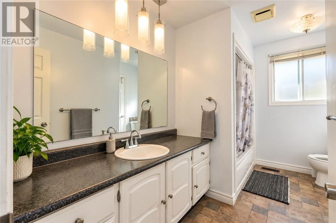 226 McNaughton Avenue - 17