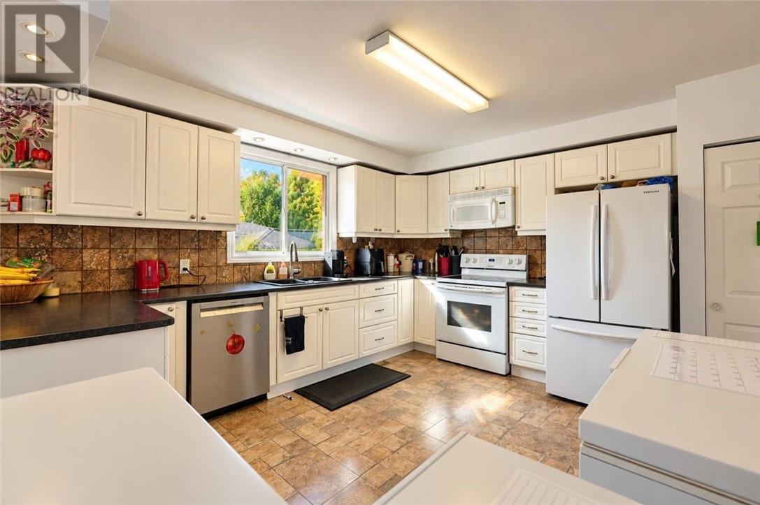 226 McNaughton Avenue - 10