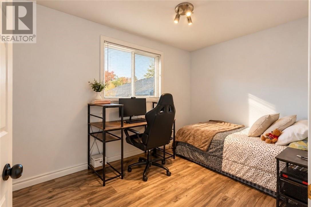 226 McNaughton Avenue - 21