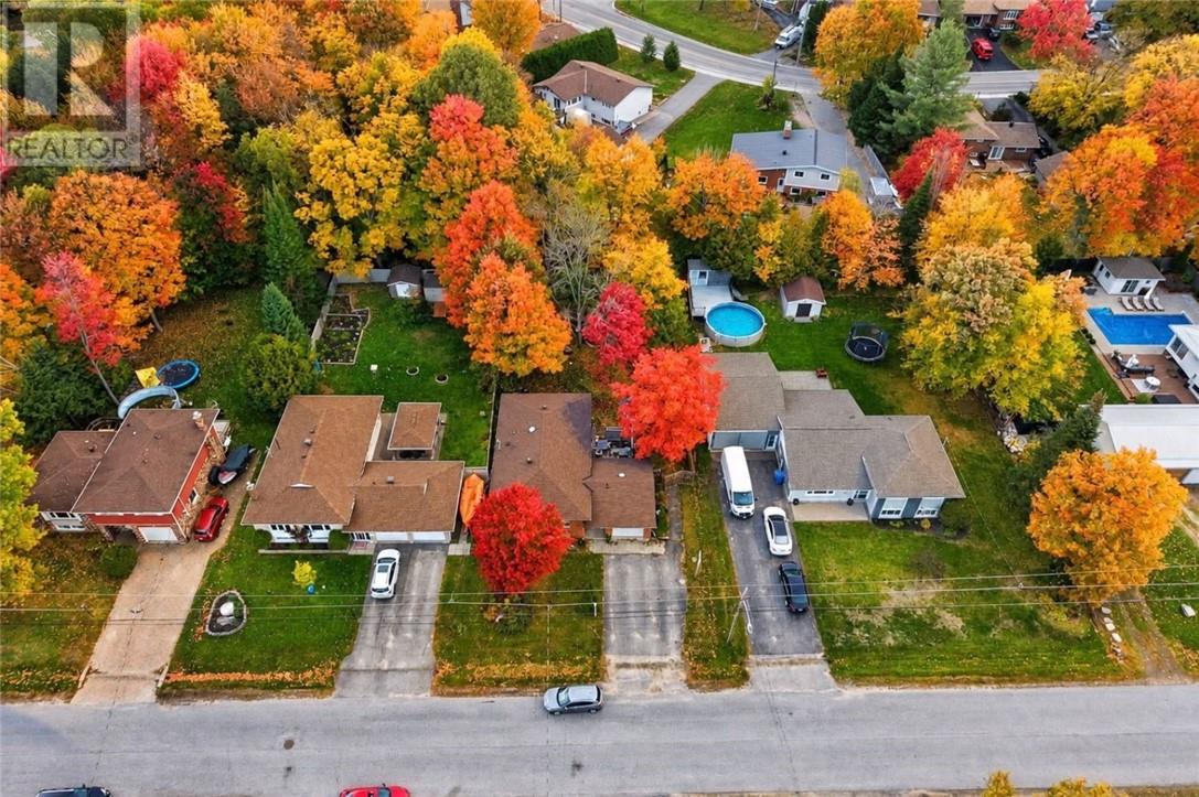226 McNaughton Avenue - 34