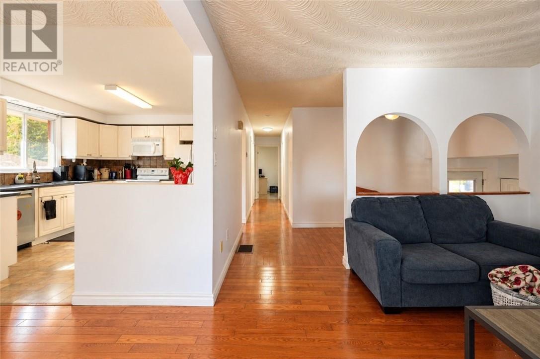 226 McNaughton Avenue - 9