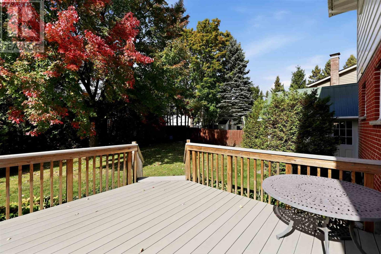 187 Country Club PL - 35