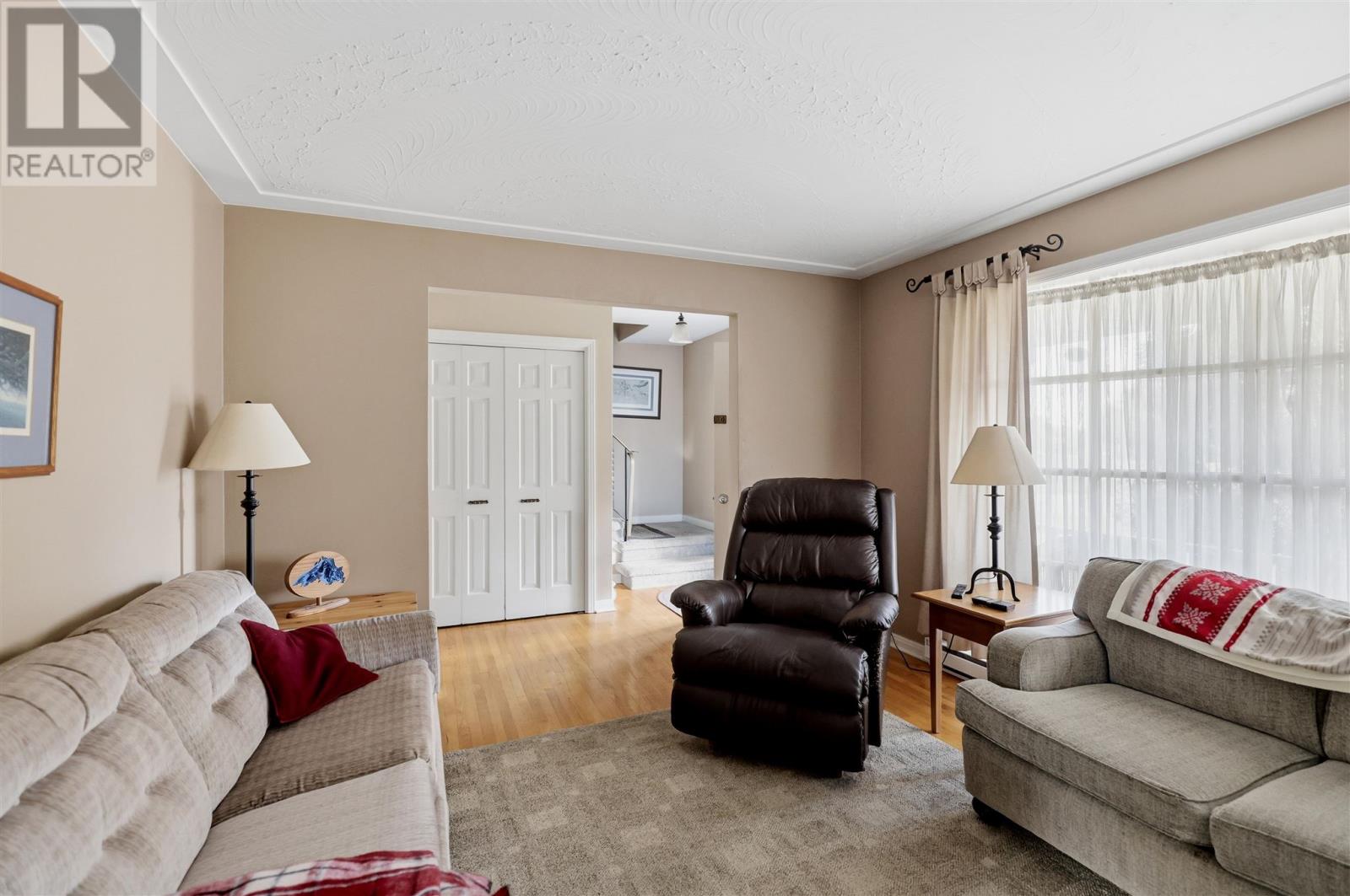 187 Country Club PL - 6