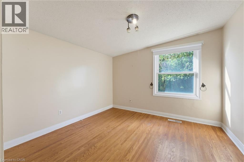 34 Fielding Crescent — photo 17