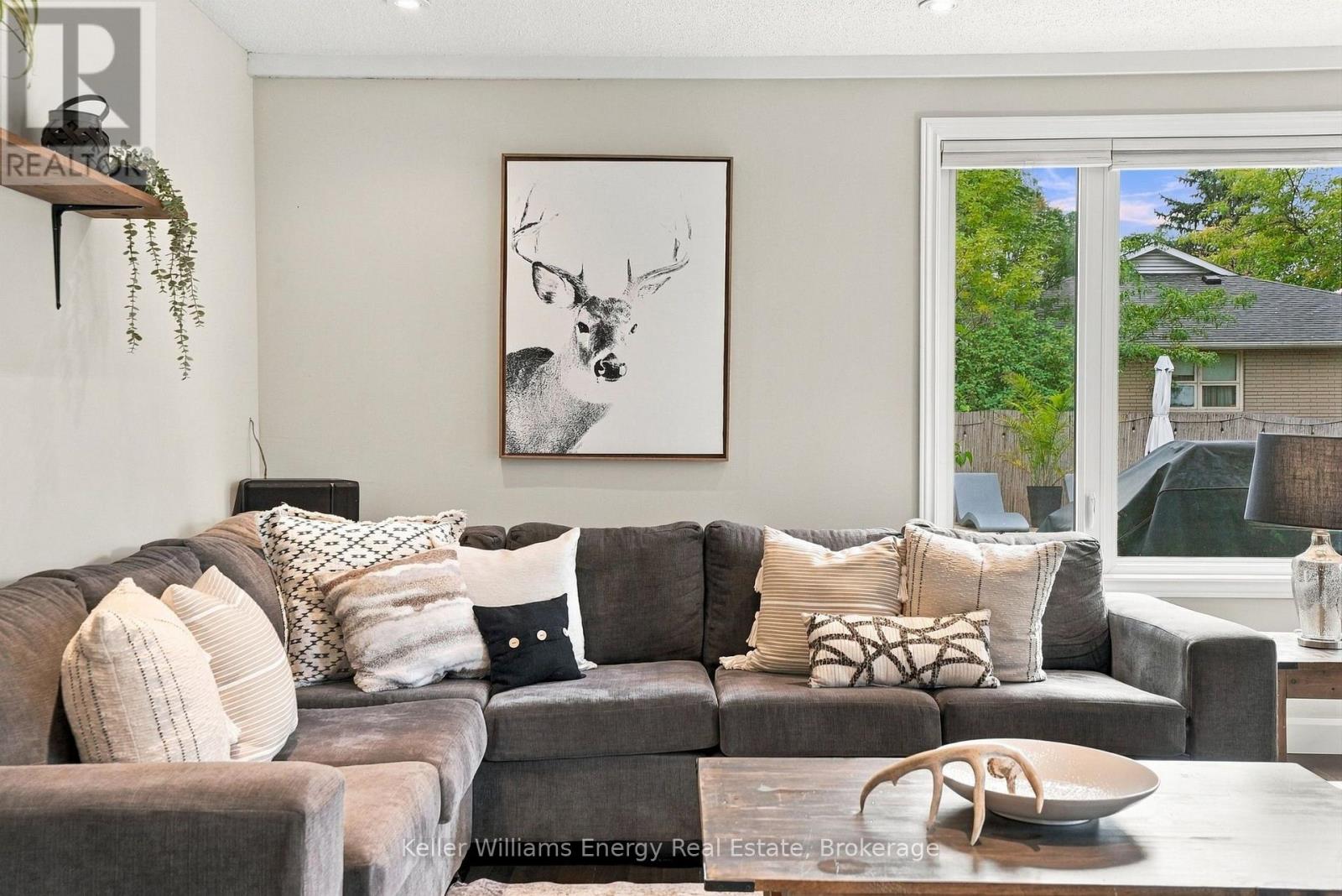950 SWISS HEIGHTS - 16
