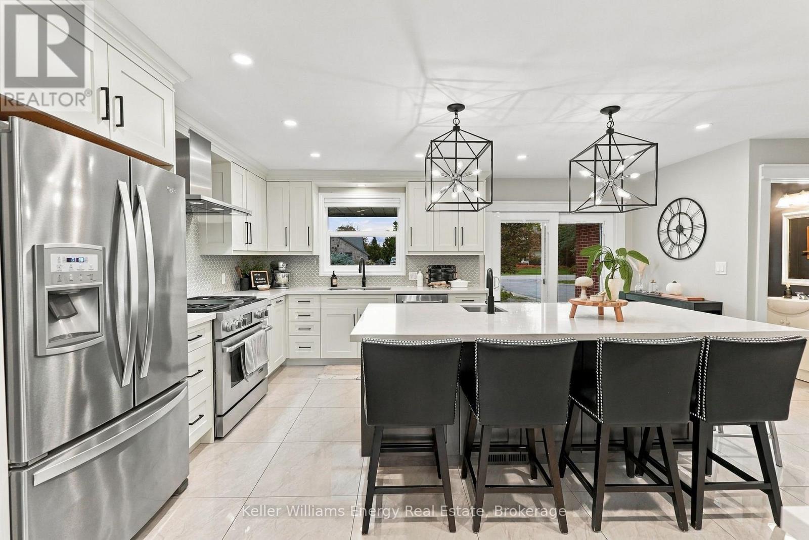 950 Swiss Heights — photo 11