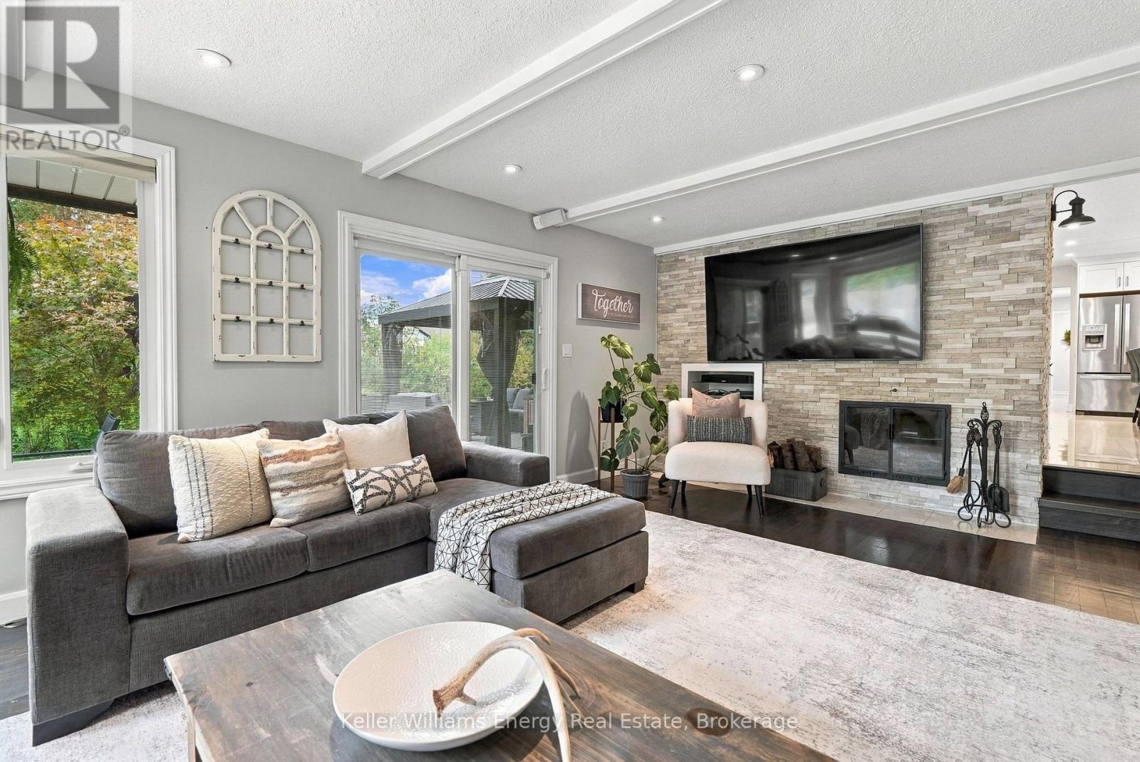 950 Swiss Heights — photo 17