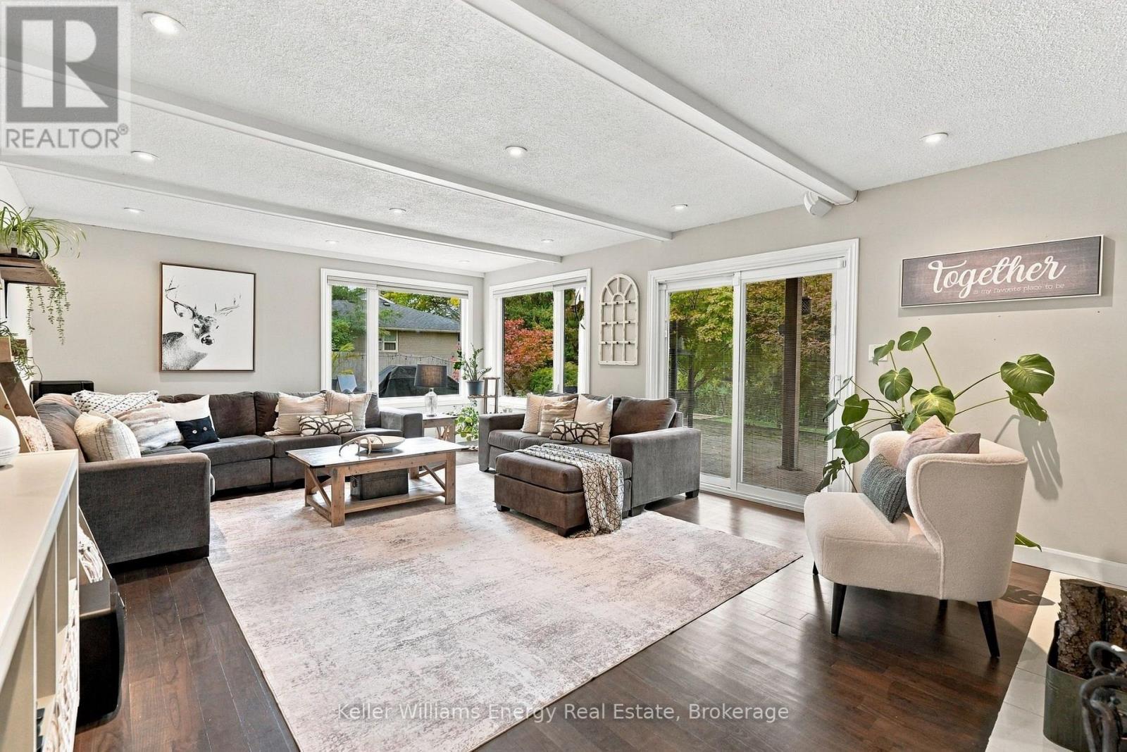 950 Swiss Heights — photo 15
