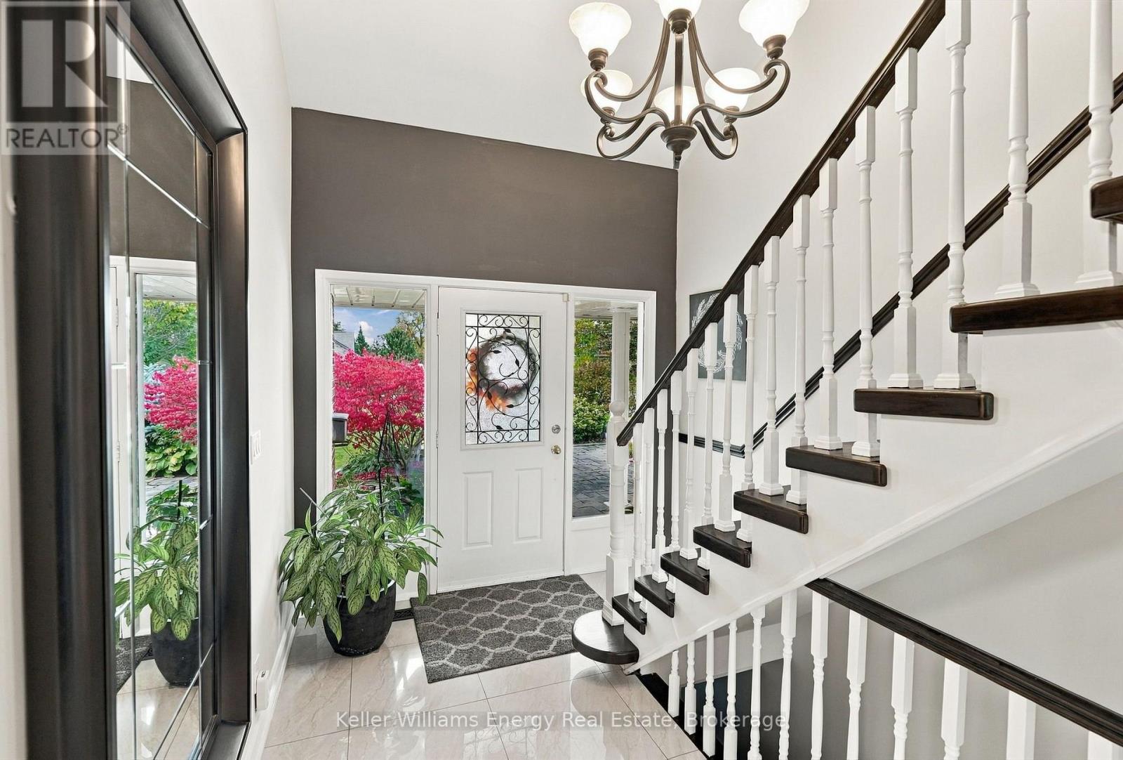 950 SWISS HEIGHTS - 5
