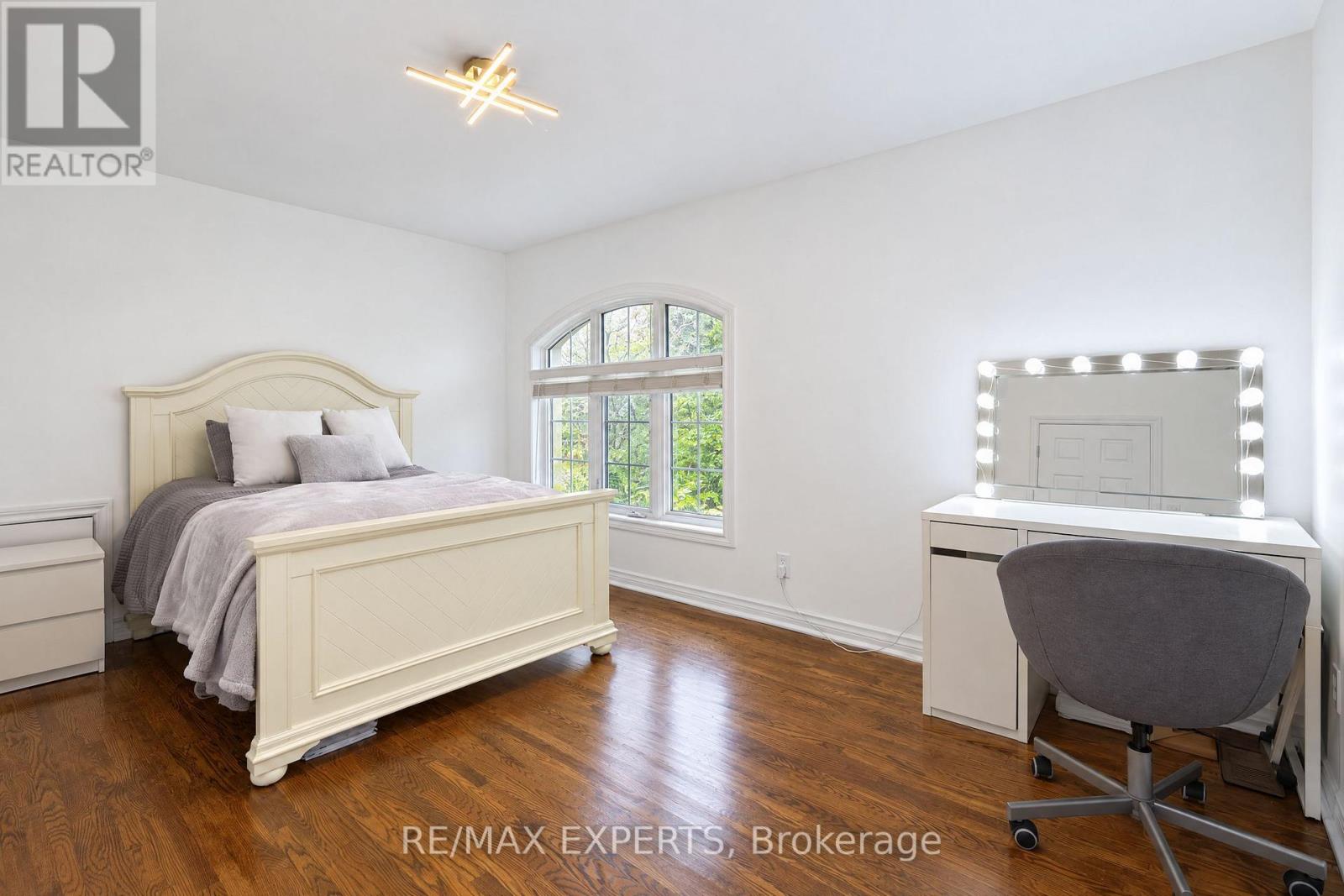 11 Knollside Drive, Richmond Hill, ON photo 19