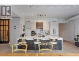 Family room - 208 - 152 Annette Street, Toronto, ON M6P1P4 Photo 6