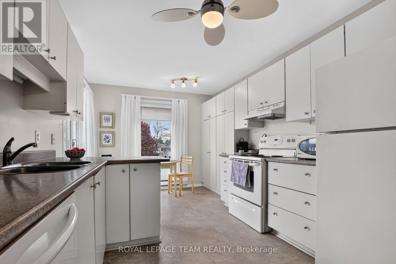 37C STONEHAVEN DRIVE - 4
