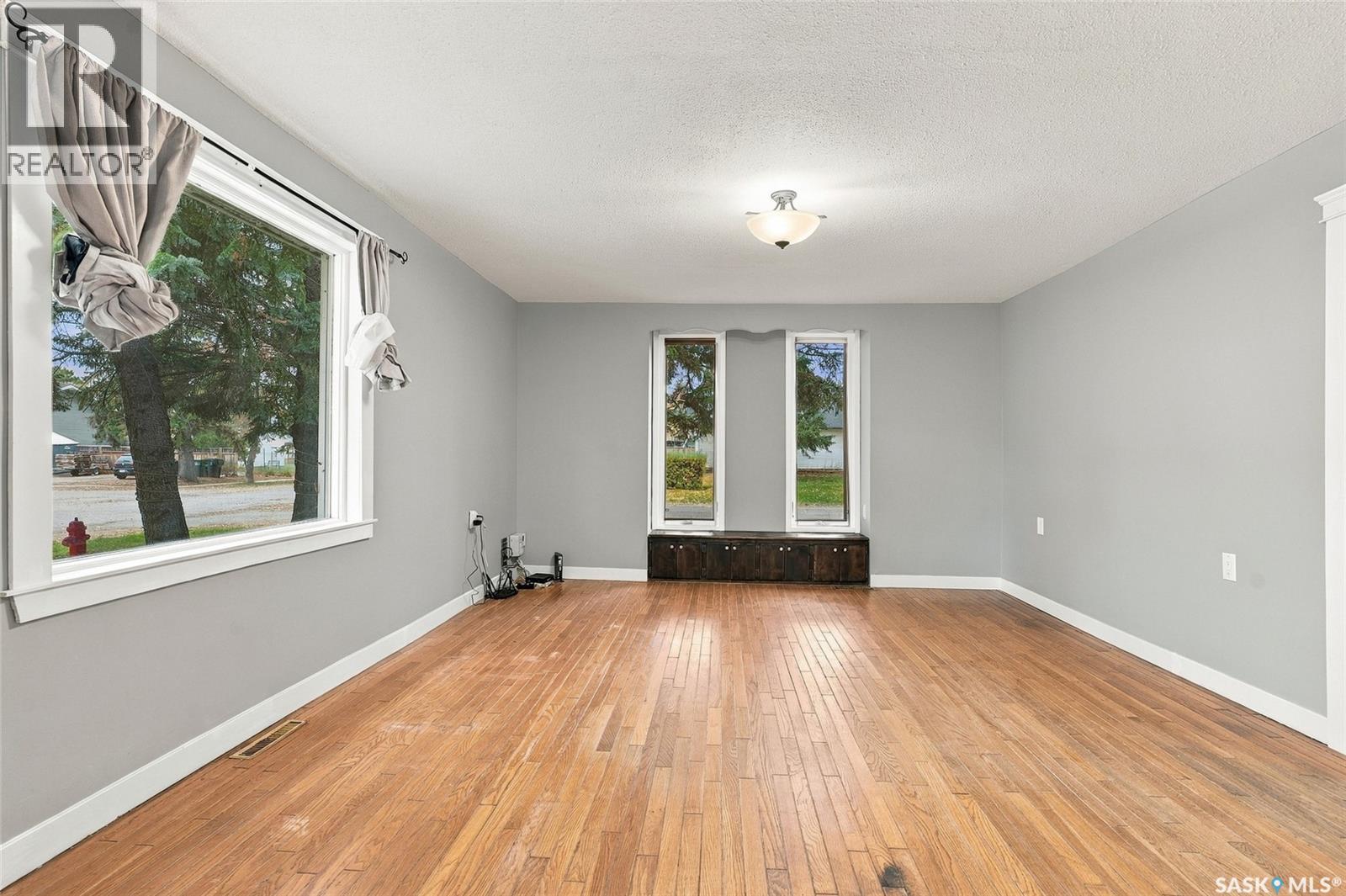 401 2nd STREET E, Langham — photo 11