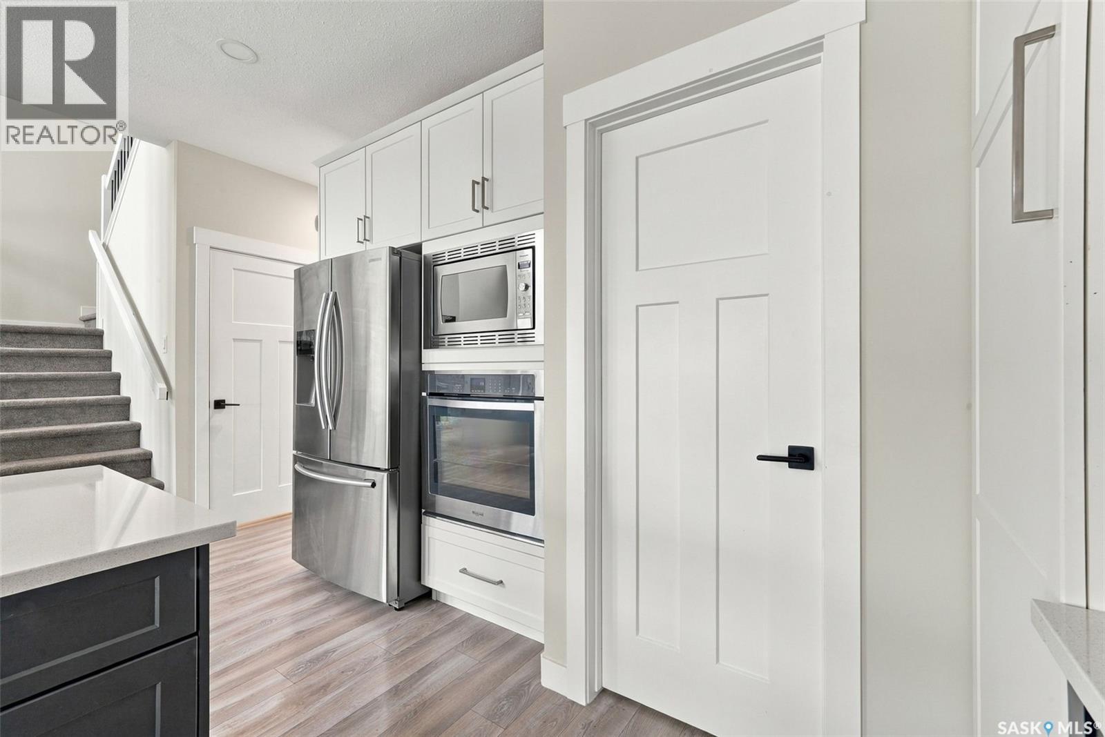 9 Hudson DRIVE, Pilot Butte — photo 12
