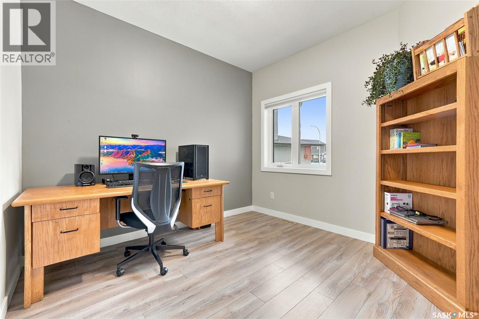 9 Hudson DRIVE, Pilot Butte — photo 15