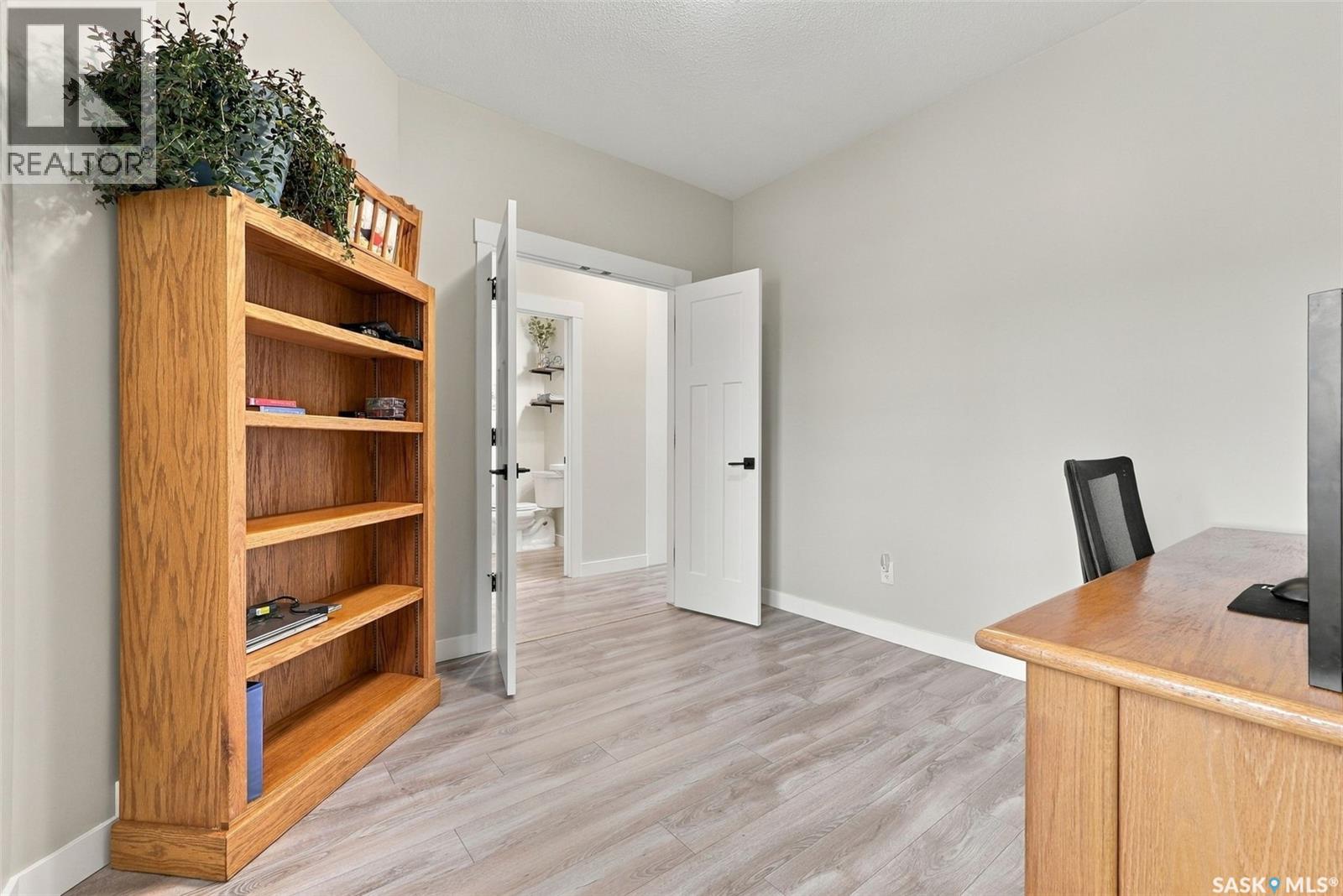 9 Hudson DRIVE, Pilot Butte — photo 16