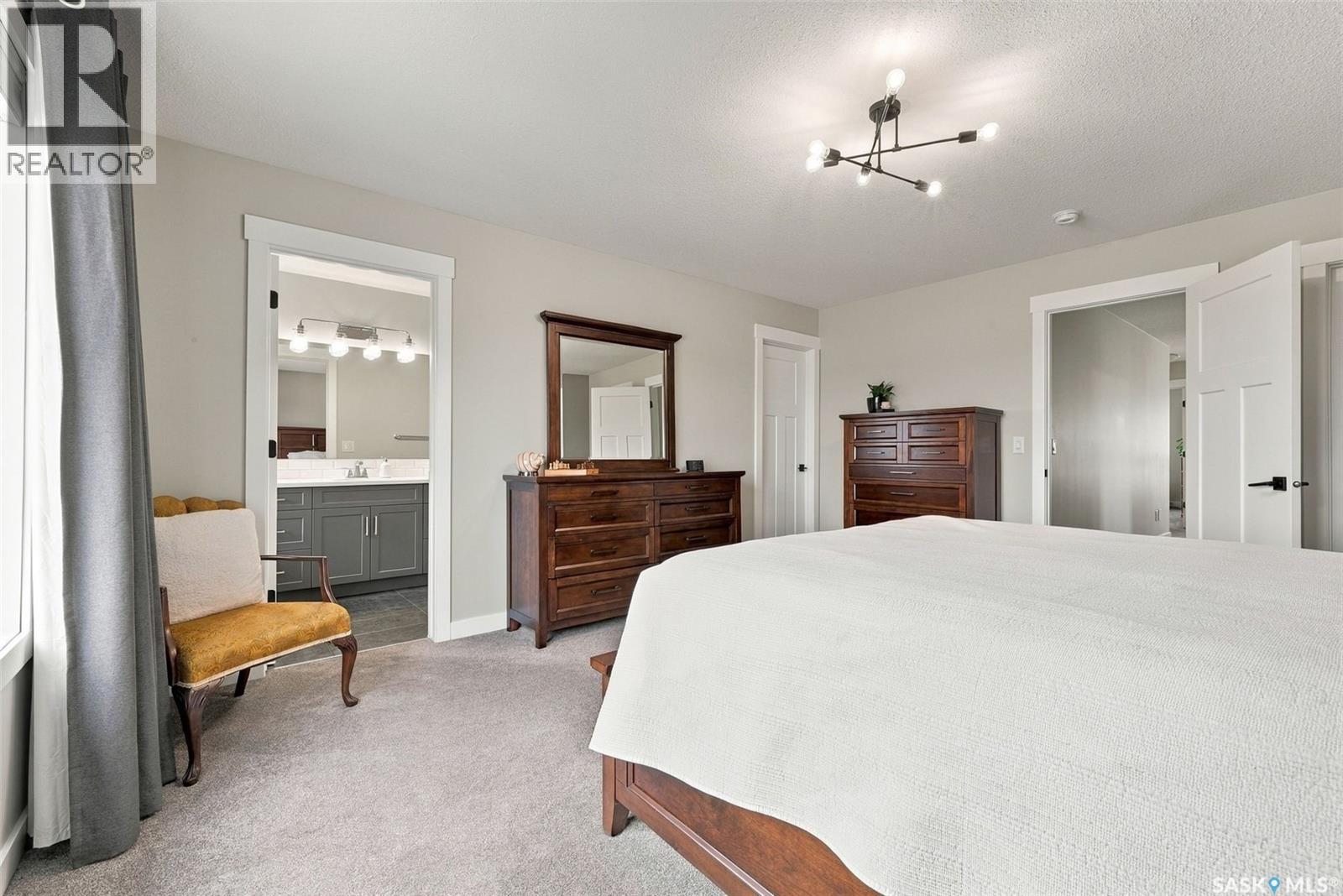 9 Hudson DRIVE, Pilot Butte — photo 22