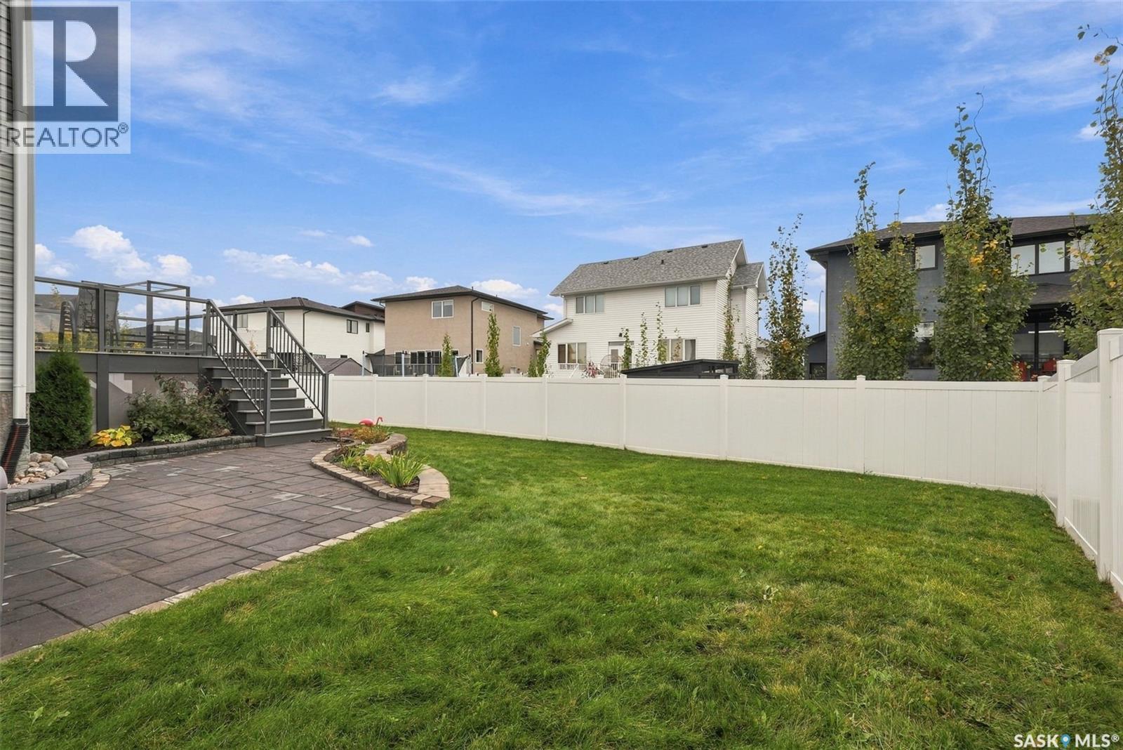 9 Hudson DRIVE - 44