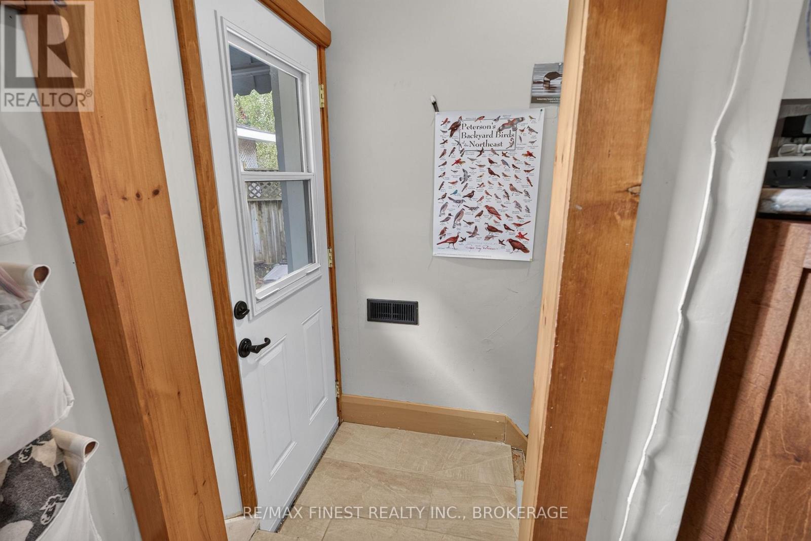 218 Helen Street — photo 22