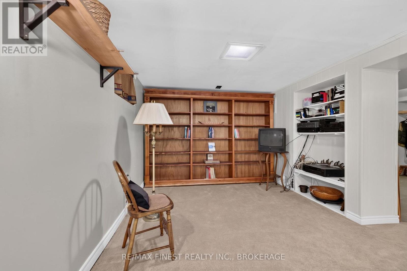 218 Helen Street — photo 23