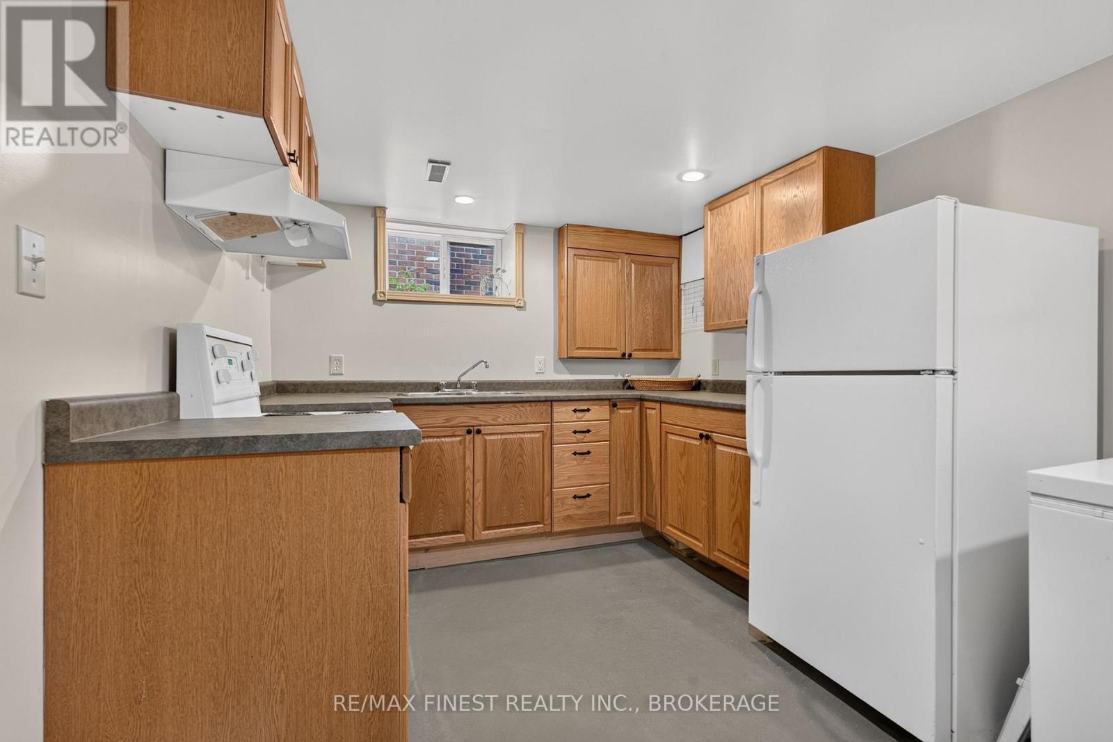 218 Helen Street — photo 26