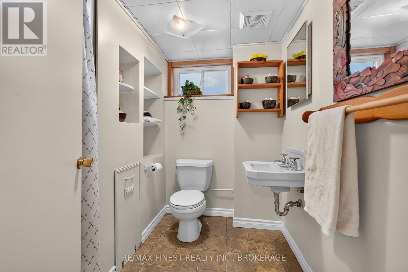 218 Helen Street — photo 28