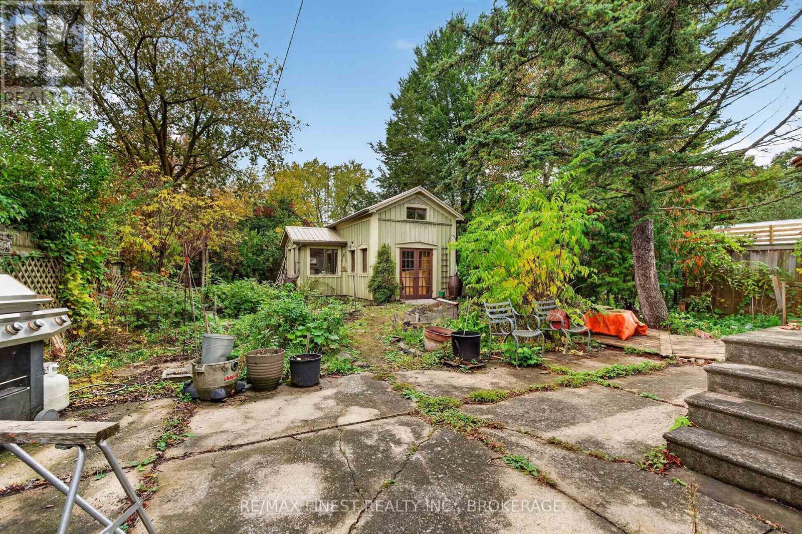 218 Helen Street — photo 35