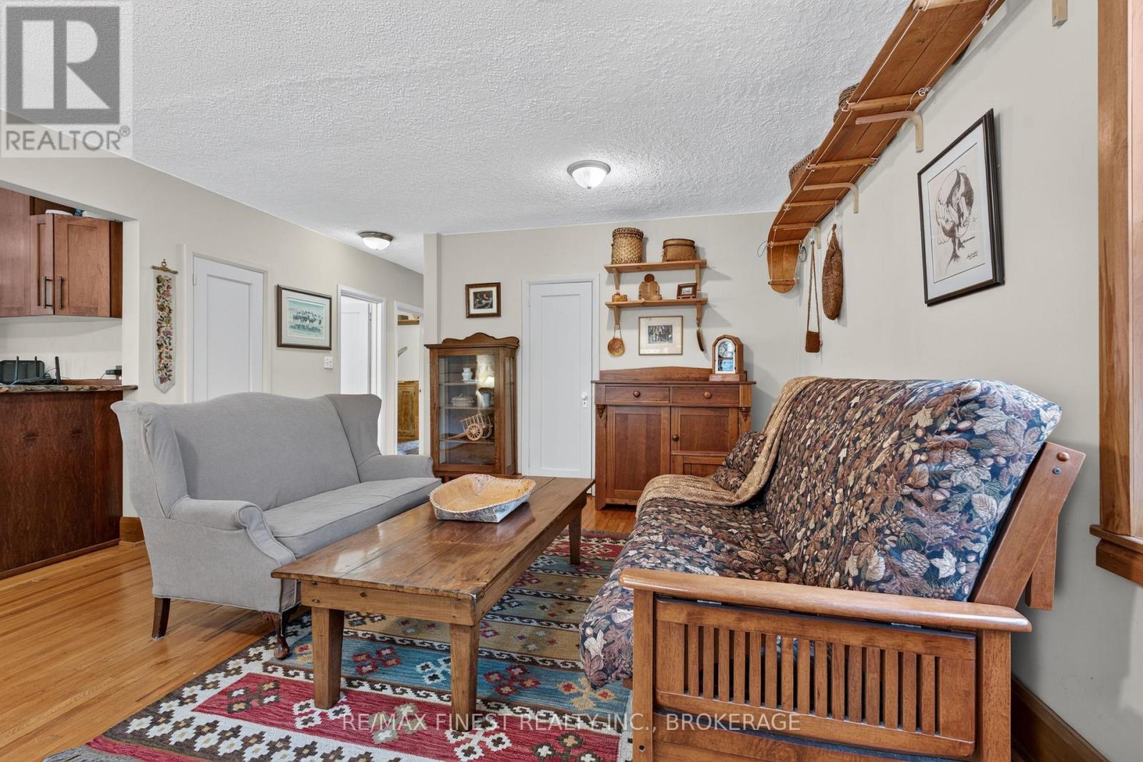 218 Helen Street — photo 8