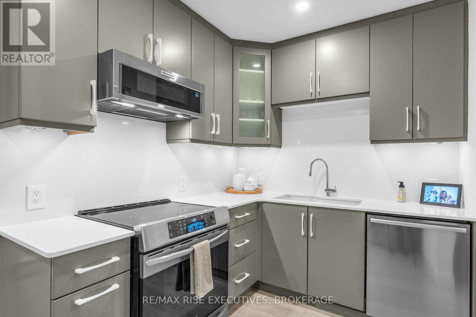 333 Palace Road — photo 11