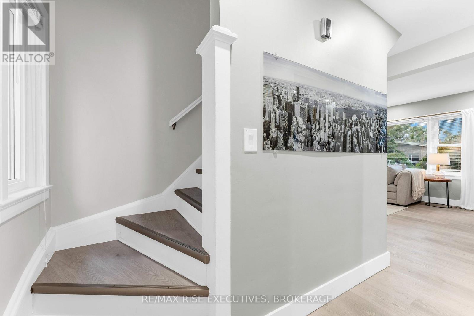 333 Palace Road — photo 14