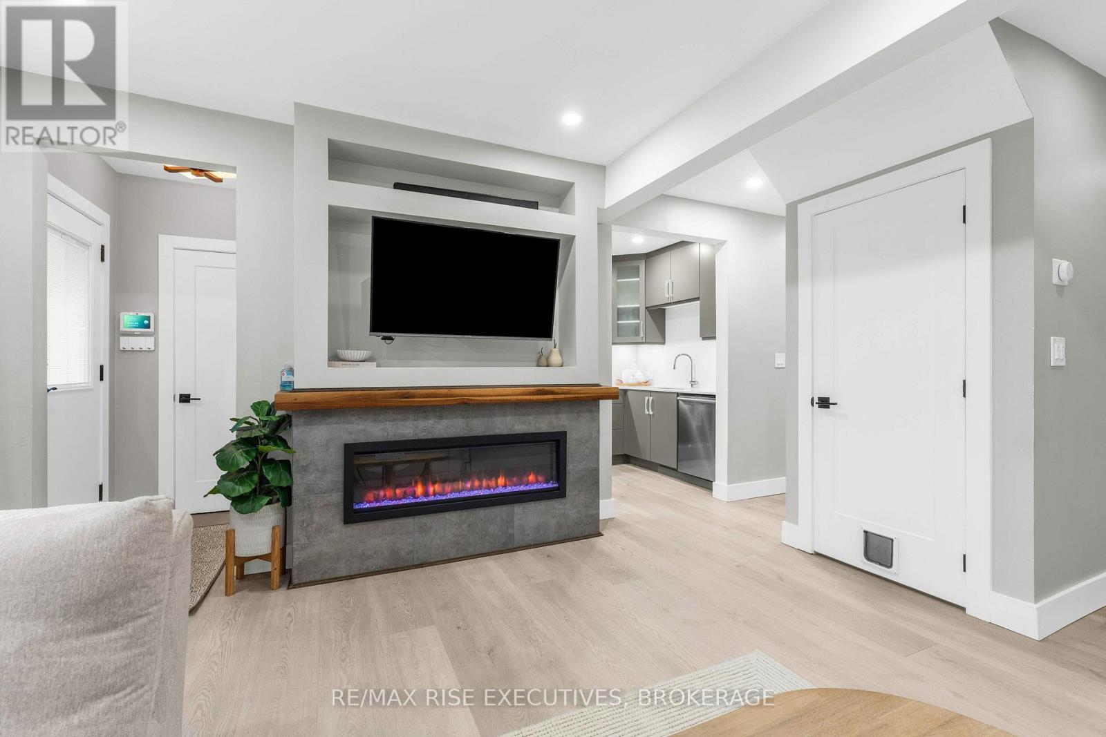 333 Palace Road — photo 7