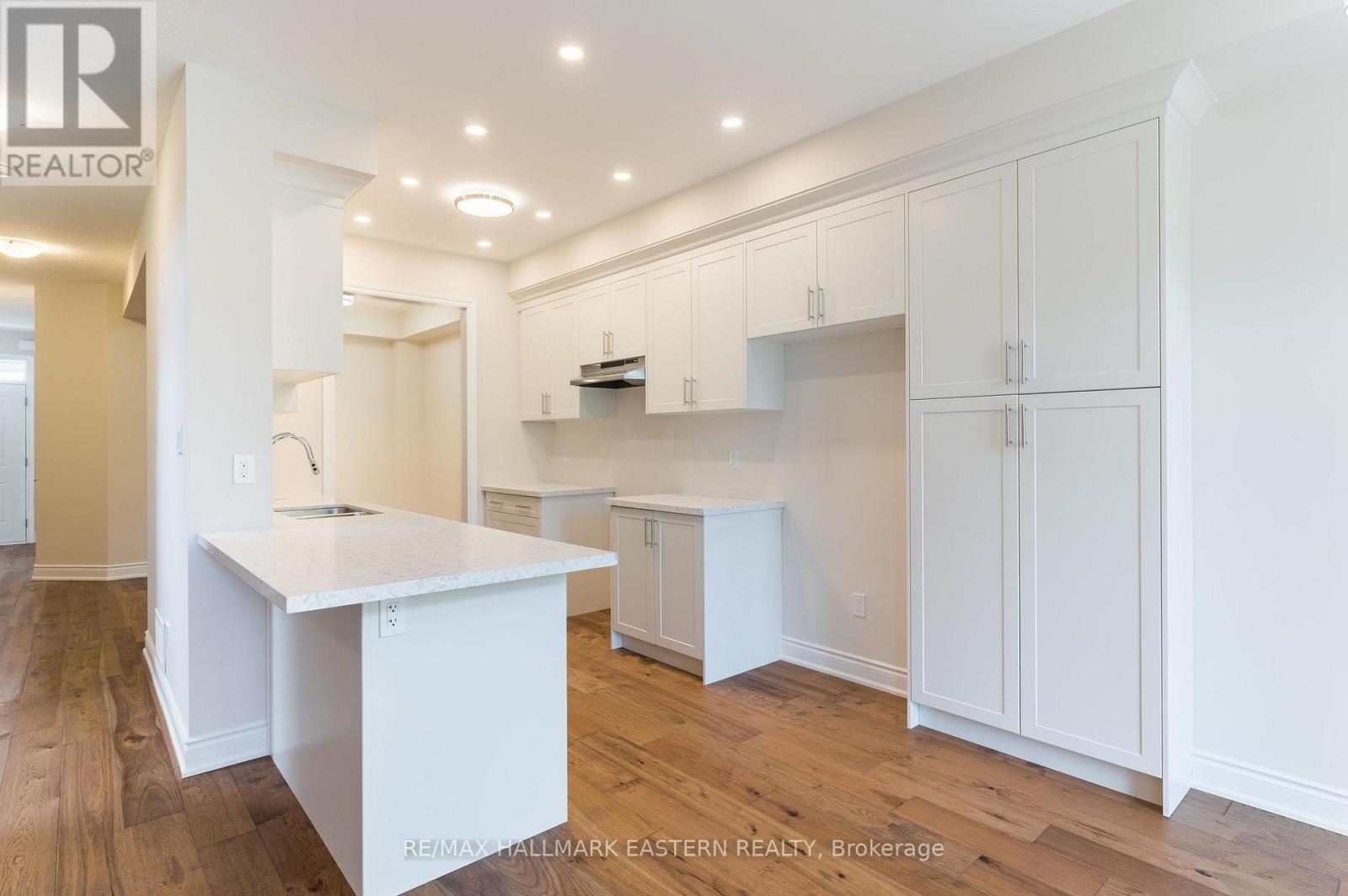 33 COLDBROOK DRIVE - 8