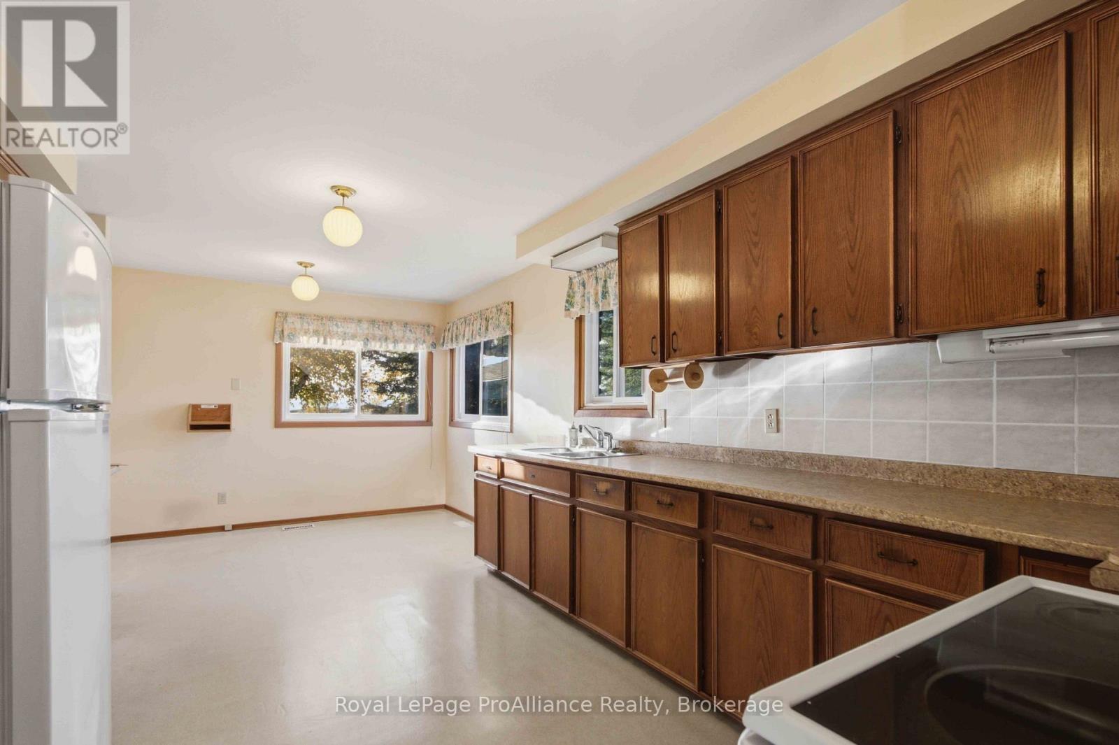 1347 Stockdale Road, Quinte West, ON photo 9