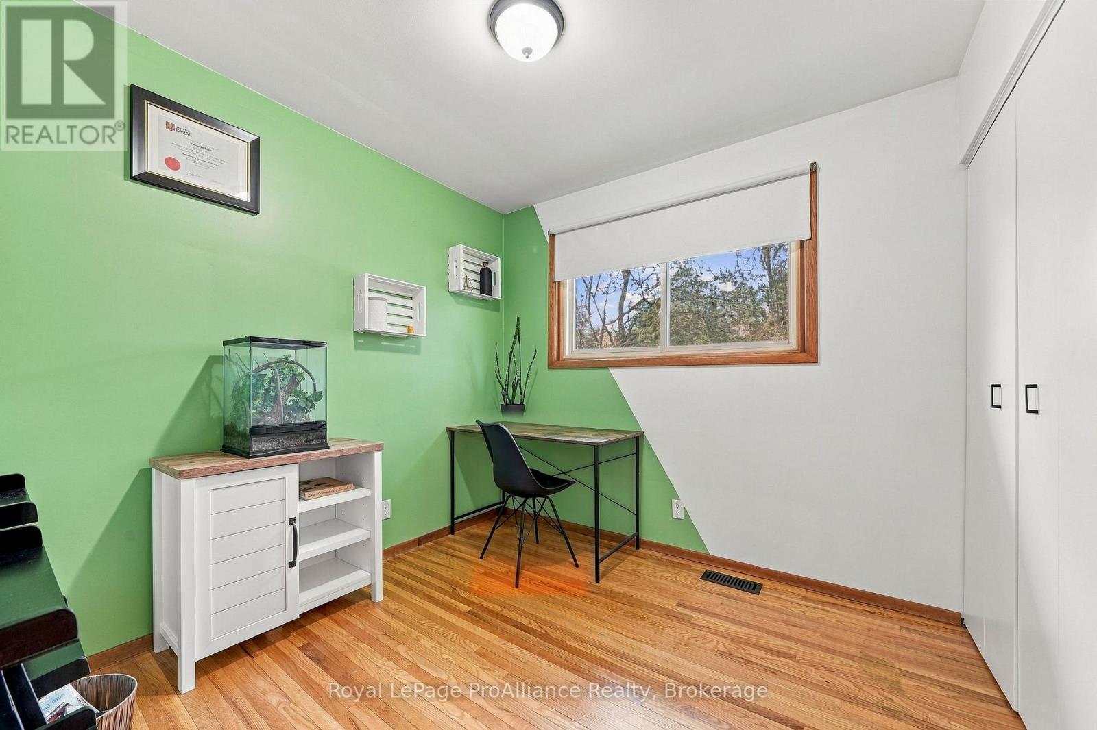 12 Thorncliffe Drive, Belleville, ON photo 20