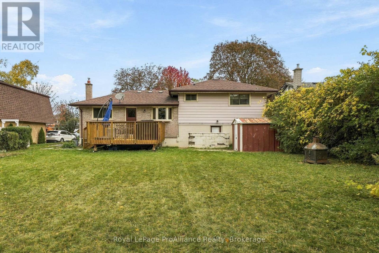 12 THORNCLIFFE DRIVE - 34