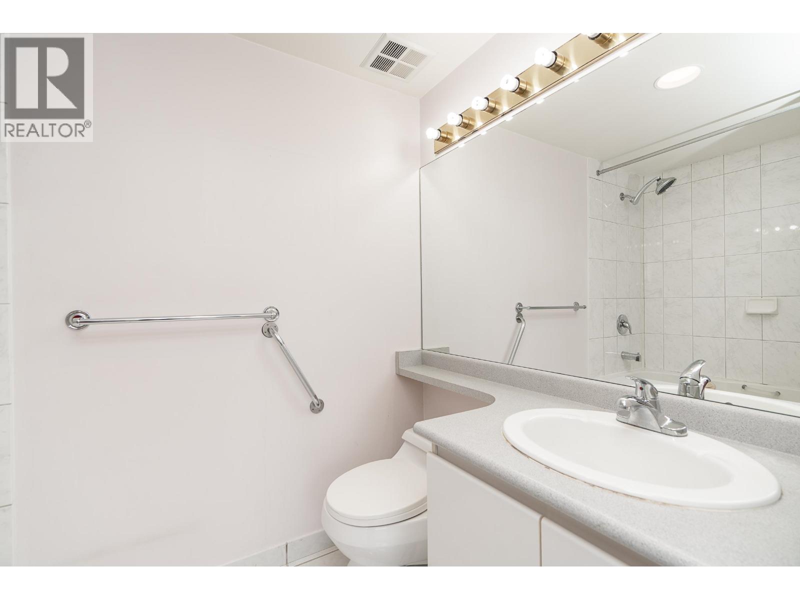 Photo 20 of 40