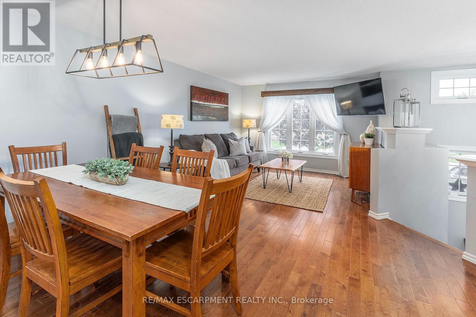 6 Stuart Street — photo 10