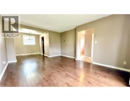 Living room - 140 Woodlawn Avenue, Brantford, ON N3R6S2 Photo 11