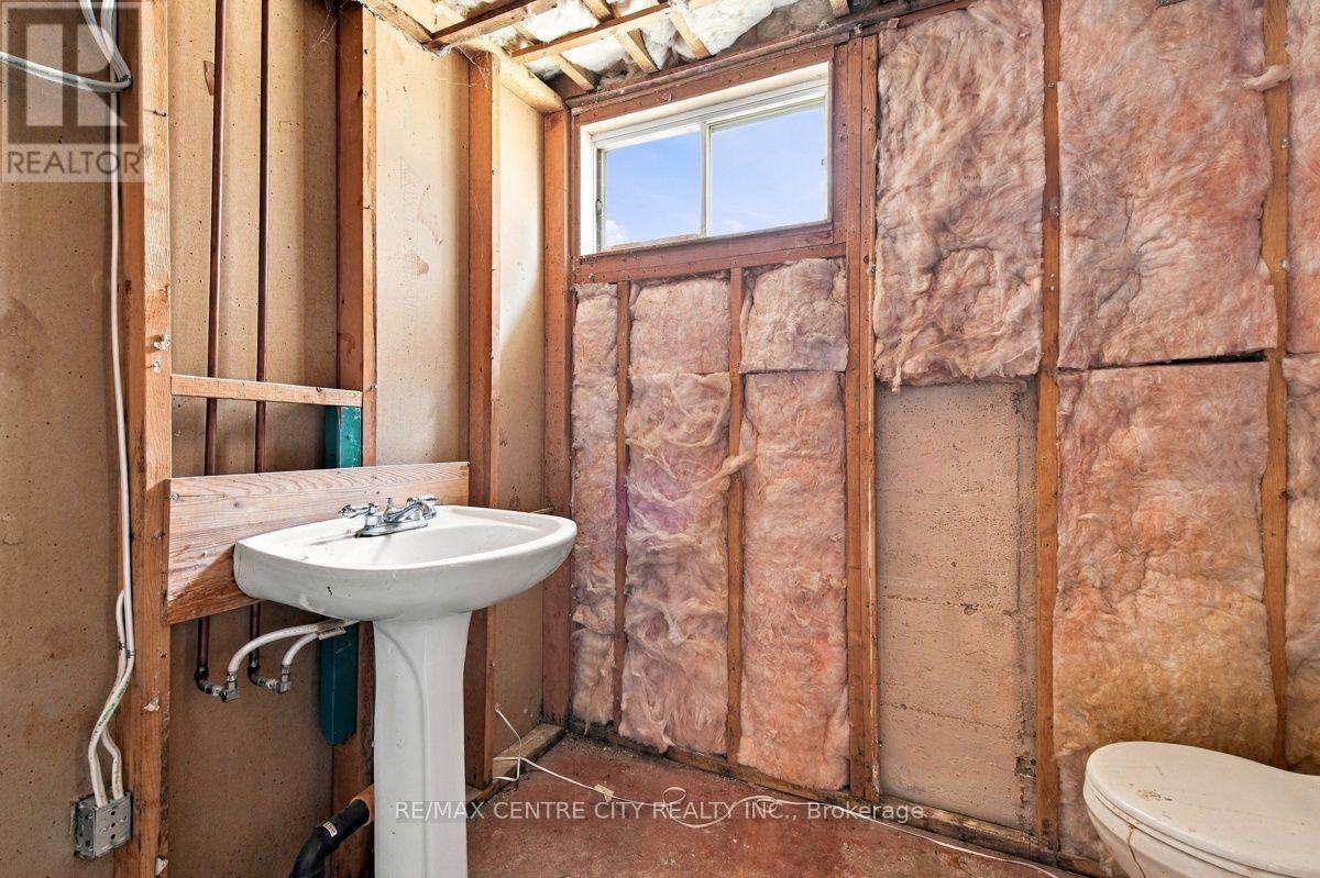 22 Graydon Street — photo 31