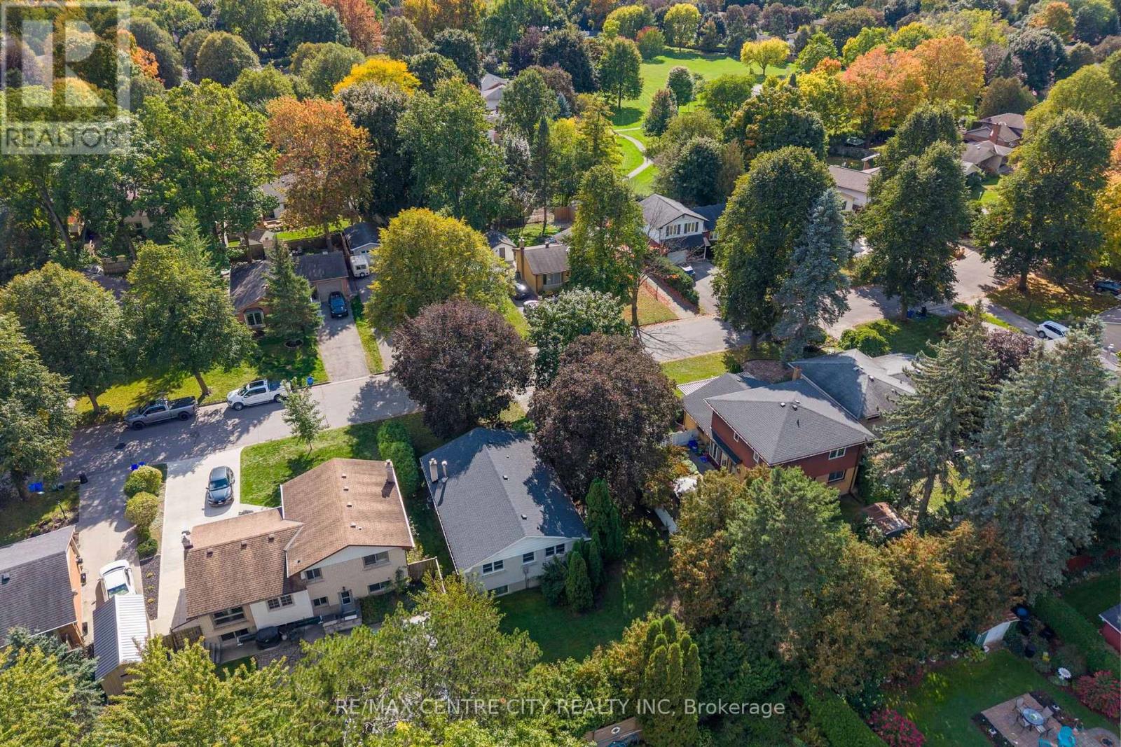 740 Dunboyne Crescent — photo 25