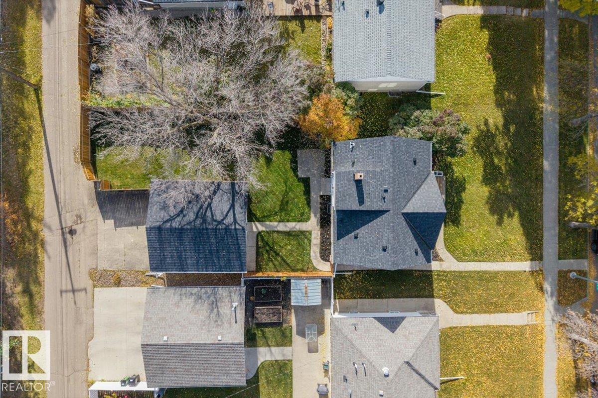 8671 76 ST NW - 60