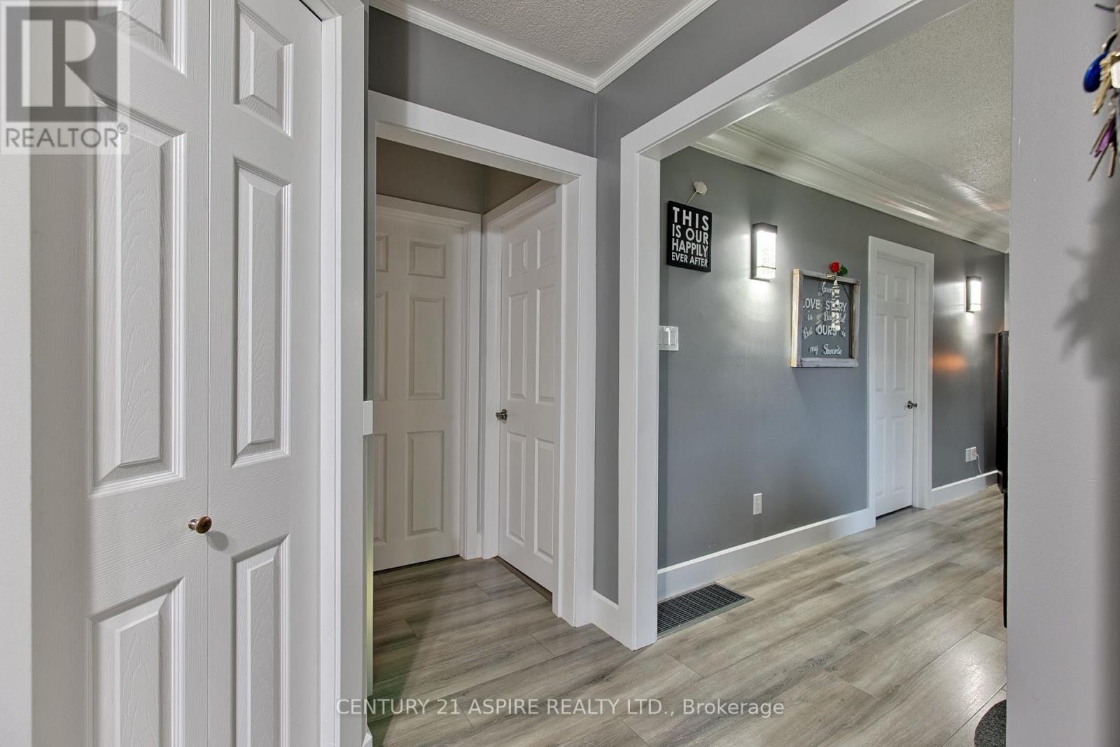 106 Forest Lea Road — photo 12