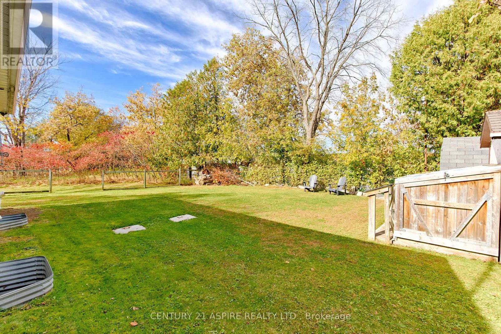 106 Forest Lea Road — photo 32