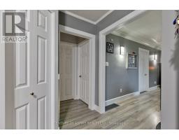 106 Forest Lea Road, Laurentian Valley, ON K8A7B8 Photo 12