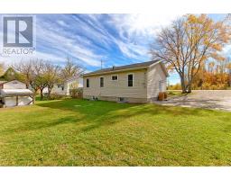 106 Forest Lea Road, Laurentian Valley, ON K8A7B8 Photo 34