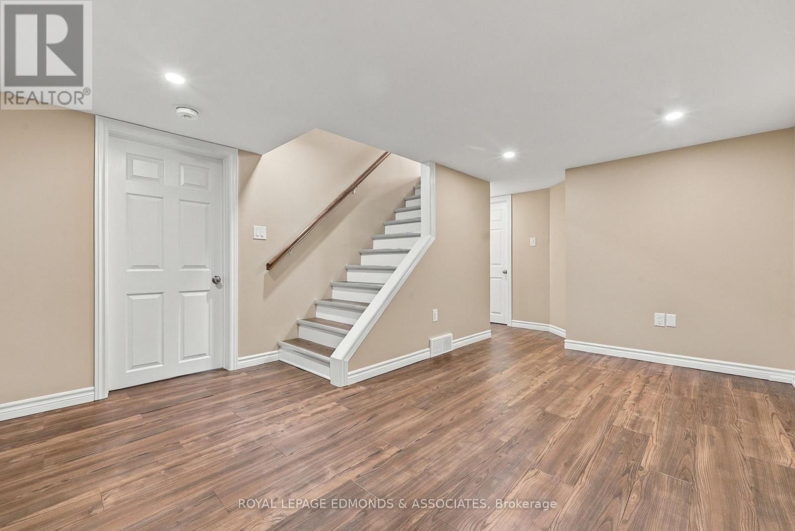 465a Francis Street — photo 30