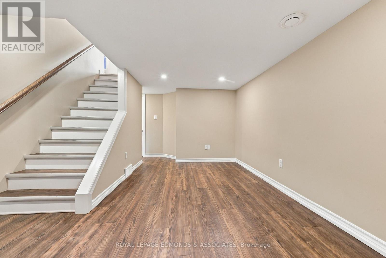 465a Francis Street — photo 31